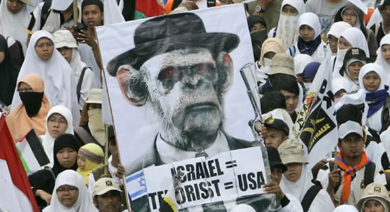 Unterdessen-formiert-sich-seitens-der-Muslime-weltweit-Protest-gegen-Israel-wie-hier-in-Indonesien