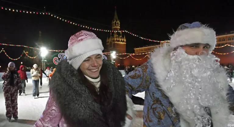 In-Russland-sorgten-mehr-als-100-000-Sicherheitskraefte-dafuer-dass-Angetrunkene-in-der-eiskalten-Nacht-wohlbehalten-nach-Hause-kamen