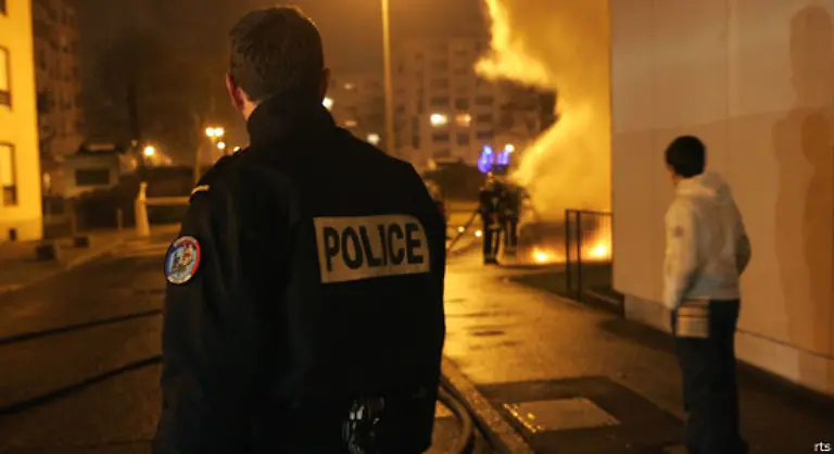 In-Frankreich-wurden-wie-hier-in-Strassburg-in-der-Silvesternacht-mindestens-440-Autos-in-Brand-gesteckt-Im-vergangenen-Jahr-waren-es-370