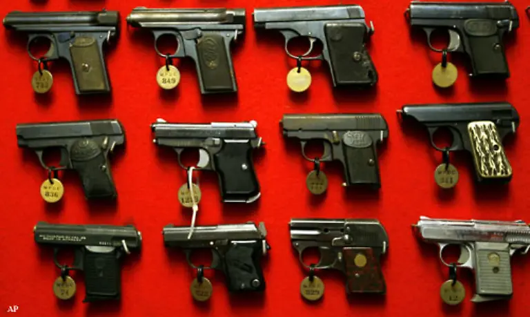 Eine-Waffe-sei-ein-seelenloses-Ding-so-Panjuschkin-Sie-kenne-keine-Angst-keine-Liebe-und-kein-Erbarmen