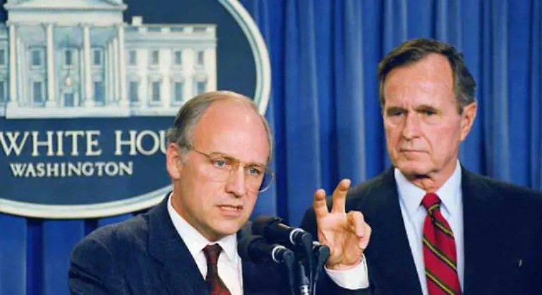 Cheney-war-unter-Bush-Senior-Verteidigungsminister-gewesen