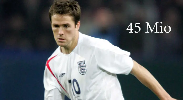 Michael-Owen-von-Newcastle-United-ist-momentan-der-reichste-Fussballer-auf-der-Insel-Sein-Vermoegen-betraegt-satte-45-Millionen-Euro-Allerdings-muss-er-seinen-Topplatz-an