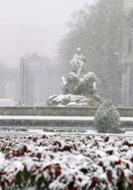 Waehrend-sich-vielerorts-in-Deutschland-trotz-der-Kaelte-wenigstens-die-Sonne-zeigte-fuehrten-Schnee-und-Eisglaette-zum-Beispiel-in-weiten-Teilen-Spaniens-zu-chaotischen-Verhaeltnissen