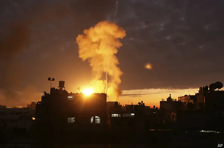 Die-Unterbindung-des-Waffenschmuggels-ueber-Tunnel-an-der-Grenze-zwischen-dem-suedlichen-Gazastreifen-und-Aegypten-nennt-Israel-als-eines-der-wichtigsten-Ziele-seiner-am-27-Dezember-gestarteten-militaerischen-Grossoffensive