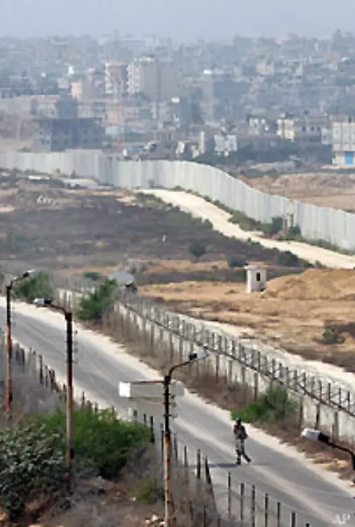 und-die-rund-1-5-Millionen-Einwohner-des-Gazastreifens-fast-vollstaendig-von-der-Aussenwelt-abgeriegelt