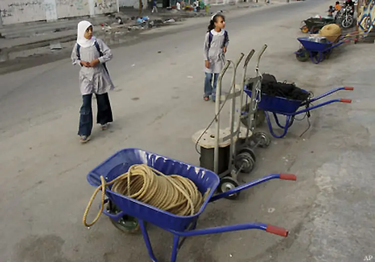 Die-Tunnelgrabeausruestung-natuerlich-eingeschmuggelt-konnte-man-im-Gazastreifen-ueberall-kaufen-Doch-die-Einrichtung-eines-neuen-Tunnels-kostet-Tausende-US-Dollar