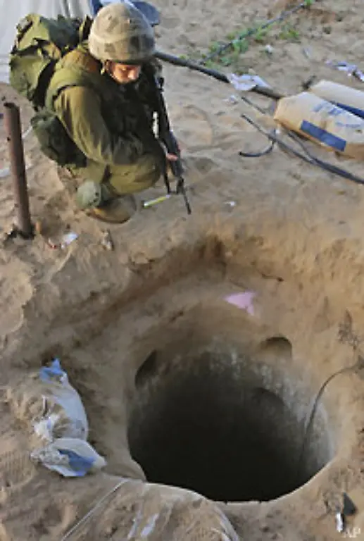 Israel-befuerchtet-zudem-dass-die-Hamas-die-Tunnel-auch-deshalb-unterhielt-um-durch-sie-weitere-Israelis-zu-entfuehren