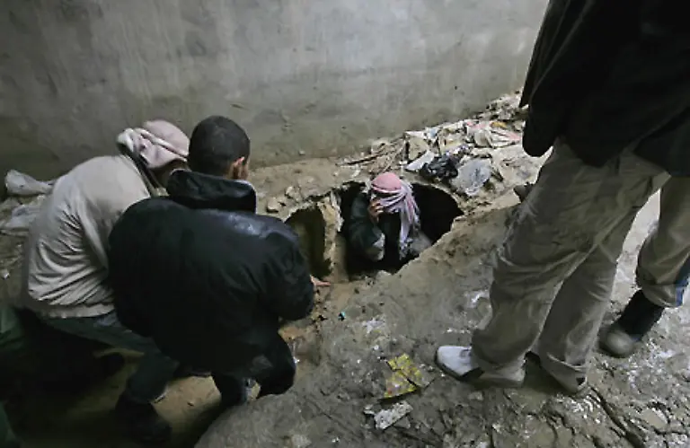 Aus-israelischer-Sicht-liegt-der-Schluessel-vor-allem-in-den-Haenden-der-Aegypter-Wenn-sie-ihre-Zustimmung-zu-einer-strengen-Vereinbarung-mit-effektiven-Methoden-zum-Stopp-des-Schmuggels-unter-internationaler-Ueberwachung-geben