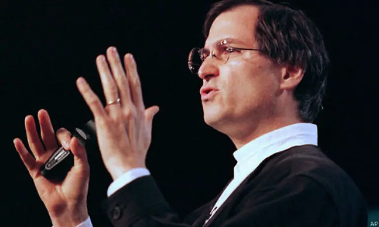 Jobs-war-zurueck-und-bescherte-Apple-das-lang-ersehnte-Betriebssystem-OS-8