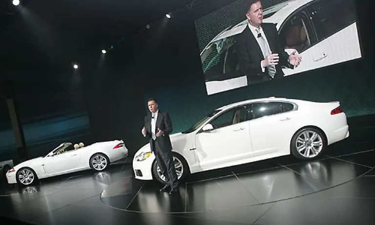 Bei-Jaguar-stapelt-man-etwas-tiefer-und-zeigt-die-Spitze-des-eigenen-Motorenbaus-in-der-sportlichen-R-Reihe-Der-XKR-und-der-XFR-feiern-in-Detroit-Weltpremiere-Nichts-weniger-als-die-staerksten-und-effizientesten-Triebwerke-sollen-die-V8-Motoren-sein
