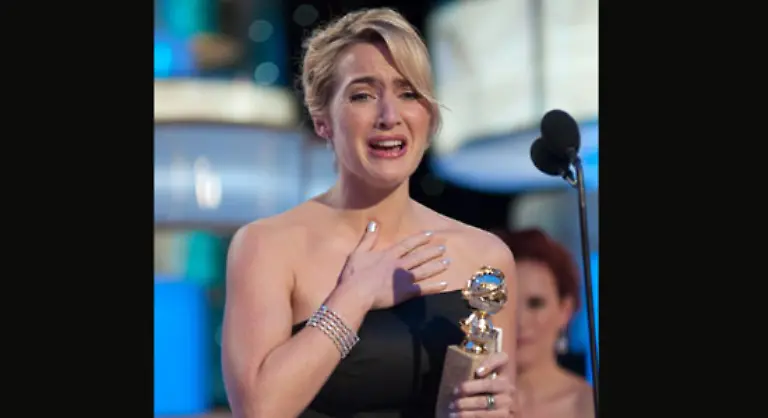 Endlich-Denn-oft-schon-war-sie-nominiert-und-nie-hat-sie-den-Preis-mit-nach-Hause-nehmen-koennen