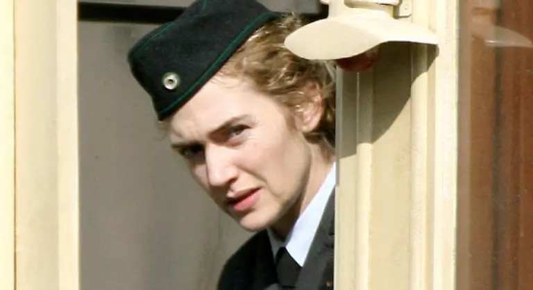 Die-zweite-Trophaee-erhielt-Winslet-fuer-ihre-Rolle-in-Der-Vorleser