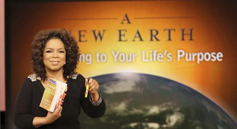 Bernhard-Schlink-war-schon-1999-bei-der-Vorstellung-seines-Buches-in-der-Oprah-Winfrey-Show-in-die-Zwickmuehle-geraten-Denn-Hauptthema-war-dabei-zunaechst-nicht-die-Frage-ueber-Schuld-und-Verstrickung-im-Dritten-Reich