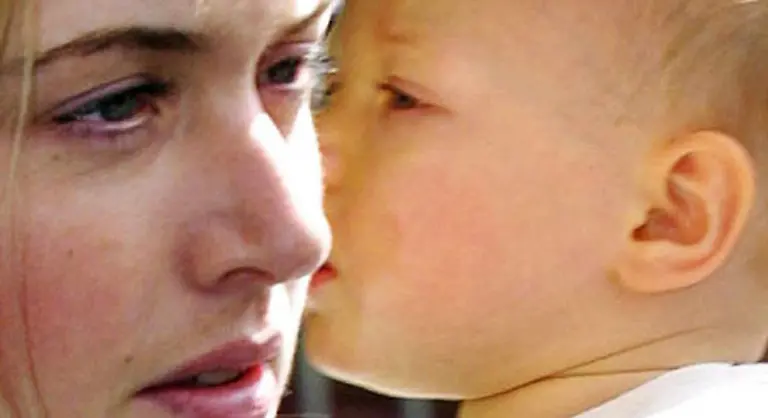 Mit-Problemen-wie-Schwangerschaftsstreifen-habe-aber-nicht-nur-sie-zu-kaempfen-In-Hollywood-sehe-kein-Star-in-Wirklichkeit-so-aus-wie-auf-Titelblaettern