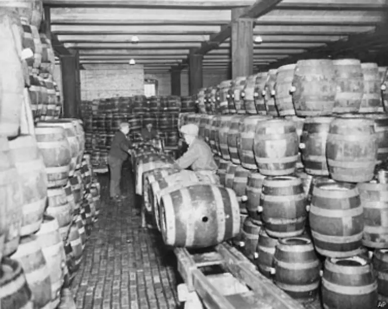 Schon-zuvor-hatte-es-in-vielen-Bundesstaaten-Prohibitionsgesetze-gegeben