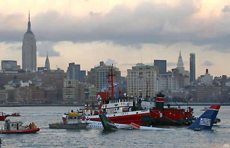 Die-Notlandung-auf-dem-Hudson-River-ist-die-einzige-Chance-fuer-155-Menschen-an-Bord