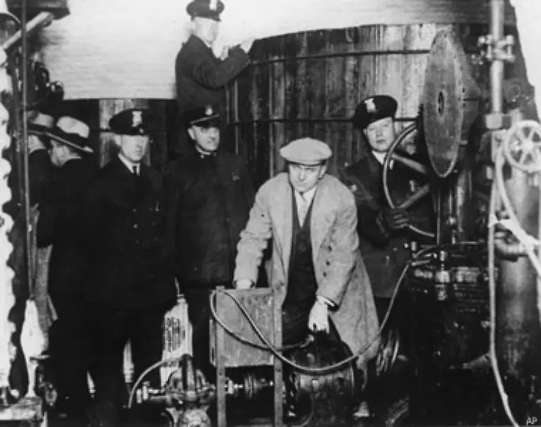 Schwarzbrennereien-gab-es-allerorten