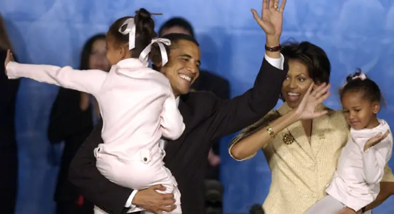 Die-Obamas-werden-ein-neues-Bild-von-schwarzen-Familien-vermitteln-die-ueblicherweise-als-kaputt-und-lieblos-dargestellt-werden-freut-sich-Gerrie-Summer-im-Magazin-Today-s-Black-Women