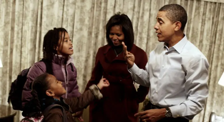 Michelle-und-Barack-Obama-inspirierten-Paare-bessere-Eltern-und-Partner-zu-werden-einfach-schon-wenn-man-beobachtet-wie-diese-Familie-miteinander-umgeht