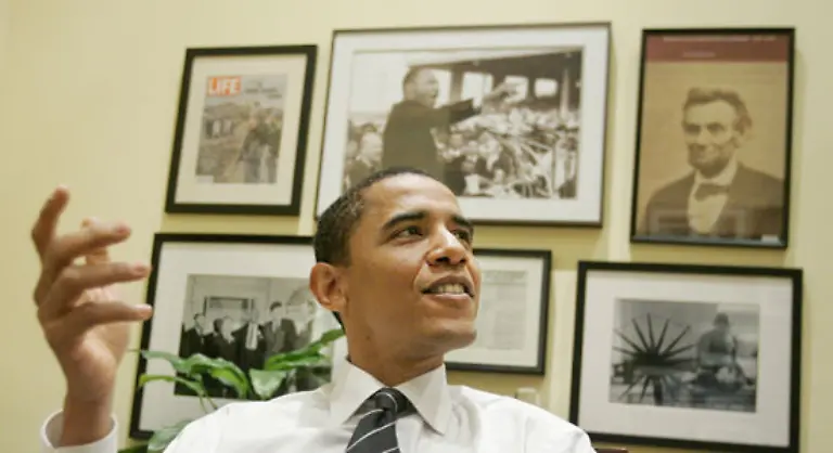 Schon-in-seiner-Autobiografie-Dreams-From-My-Father-schreibt-Obama-dass-er-vielen-Menschen-als-Projektionsflaeche-fuer-eigene-politische-Traeume-diene