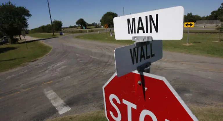 In-der-Finanzkrise-fordert-Obama-mehr-Regulierung-und-Kontrolle-und-einen-Wechsel-von-der-Wall-Street-zur-Main-Street-Nicht-nur-den-Banken-auch-Normalbuergern-soll-geholfen-werden