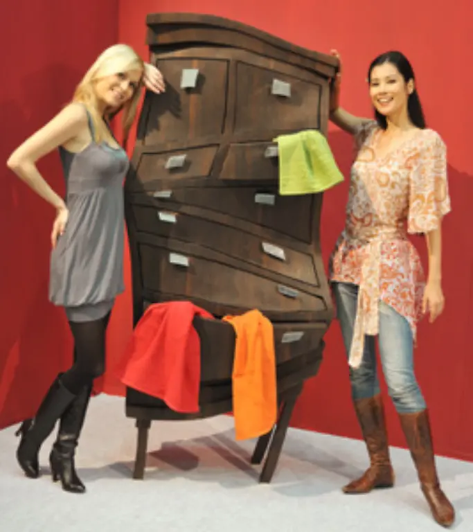 Nein-wir-haben-hier-nicht-Photoshops-Verzerrungseffekt-getestet-Die-Kommode-Cabinet-ontwerpduo-von-Nathan-Wierink-und-Tineke-Beunders-sieht-wirklich-so-aus