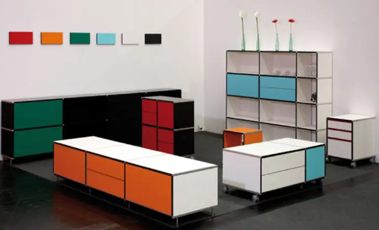 Schafft-Abhilfe-wenn-der-Bueroalltag-etwas-farblos-ist-Die-Themis-Serie-von-Studio-Koenig-Unterberg