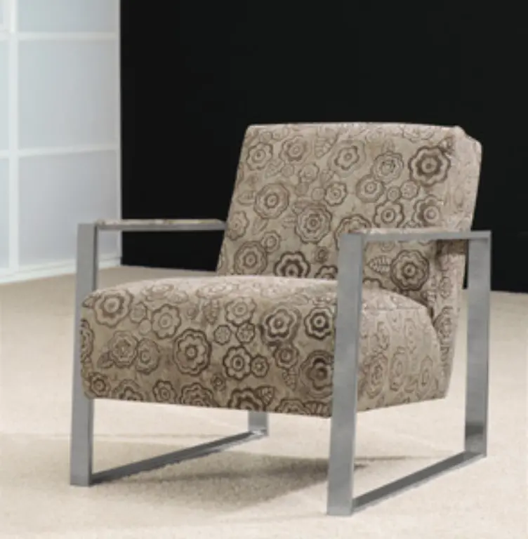 Dagegen-wirkt-der-James-Sessel-von-Koinor-geradezu-bieder-Aber-bequem-sieht-er-ja-aus