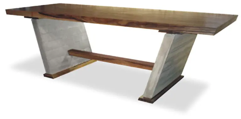 Der-Holzbetontisch-von-Fairfix-hat-dagegen-auch-an-der-Wand-Platz