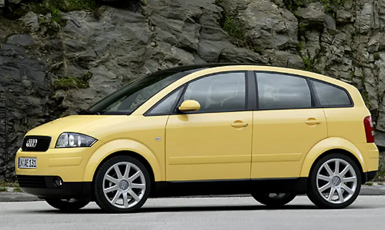 Der-Audi-A2-ist-sicher-keine-Schoenheit-geworden-Der-Bogen-von-der-Motorhaube-zur-Kofferraumabdeckung-wirkt-etwas-ueberspannt-Deshalb-hat-auch-er-sich-einige-Stimmen-eingefangen