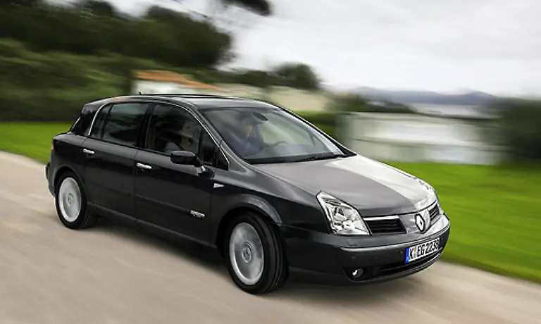 Das-mit-der-Geschwindigkeit-duerfte-ja-klappen-doch-Satisfaction-empfinden-wohl-nur-die-Besitzer-Denn-in-der-oberen-Mittelklasse-ist-der-Renault-ein-Preisbrecher-Entgegen-frueheren-Plaenen-soll-es-jetzt-wohl-doch-einen-Nachfolger-geben