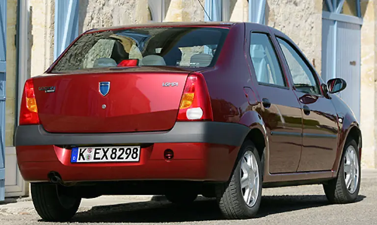 Besonders-das-Heck-ist-voellig-unnoetig-kastenfoermig-geworden-Vielleicht-sollte-auch-da-die-technische-Vorgabe-unbedingt-umgesetzt-werden