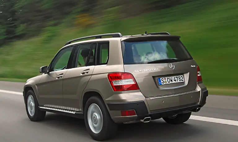 Das-erste-Auto-bei-dem-man-vergessen-hat-die-Anbauteile-die-den-Erlkoenig-verfaelschen-sollen-wegzumachen-mutmasste-ein-Leser