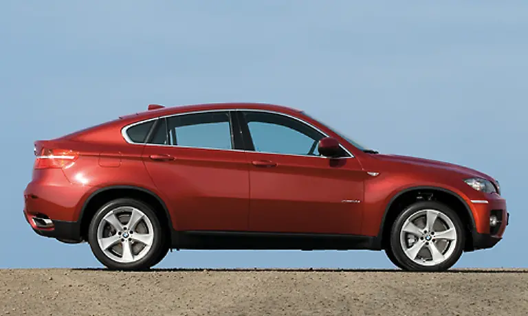 In-der-Tat-hat-er-als-Coup-wenig-Platz-und-als-SUV-grossen-Durst-Nicht-sehr-praktisch-alles-in-allem-Zur-Zielgruppe-schrieb-ein-Leser-Der-perfekte-Wagen-fuer-den-jungen-erfolgreichen-Grossschlachter