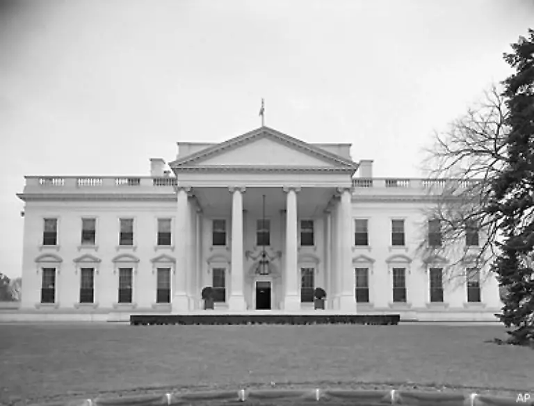 Der-drei-Jahre-spaeter-bezogene-Neubau-erhielt-einen-weissen-Verputz