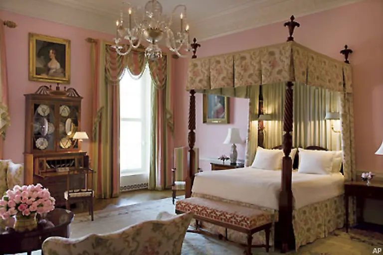 sowie-der-Queen-s-Bedroom-wo-Gaeste-und-Goenner-der-Familie-untergebracht-werden