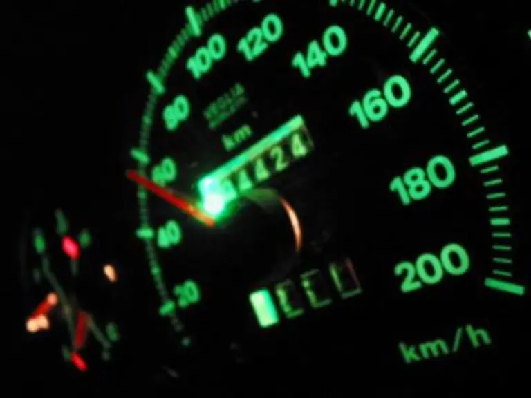 Wer-mit-ueber-50-durch-die-30-Zone-prescht-und-sich-dabei-erwischen-laesst-ist-ab-sofort-80-Euro-los-statt-50