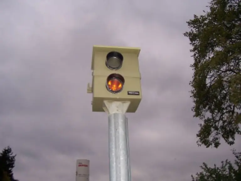 Laesst-man-sich-mit-41-bis-50-km-h-zu-schnell-erwischen-kostet-das-nun-200-statt-125-Euro-ausserorts-160-statt-100-Euro