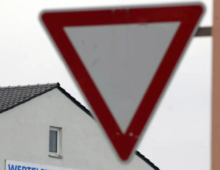 Auf-den-uebrigen-Strassen-kosten-Vorfahrtsverstoesse-sogar-100-Euro