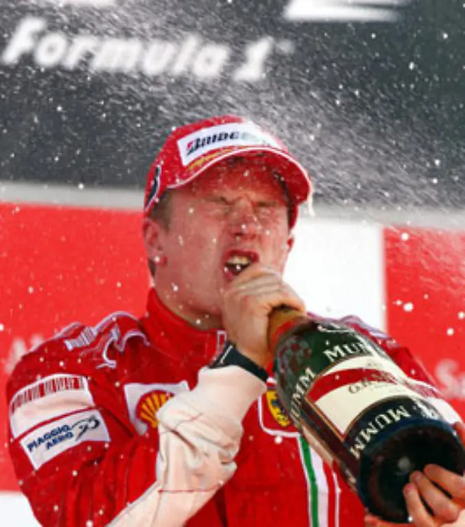 Es-ist-ja-so-ungerecht-Die-einen-kassieren-fuer-Autorennen-Millionen-die-anderen-zahlen-400-Euro-Strafe-Jedenfalls-dann-wenn-sie-illegal-unterwegs-sind