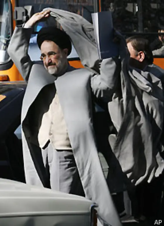 Chatami-entwirft-die-Vision-von-einer-islamischen-Demokratie-und-einem-Dialog-der-Zivilisationen