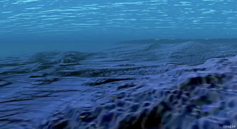 Dass-man-beim-Konsumieren-auch-mal-einen-Blick-unter-das-Wasser-werfen-darf-tritt-dabei-eher-in-den-Hintergrund