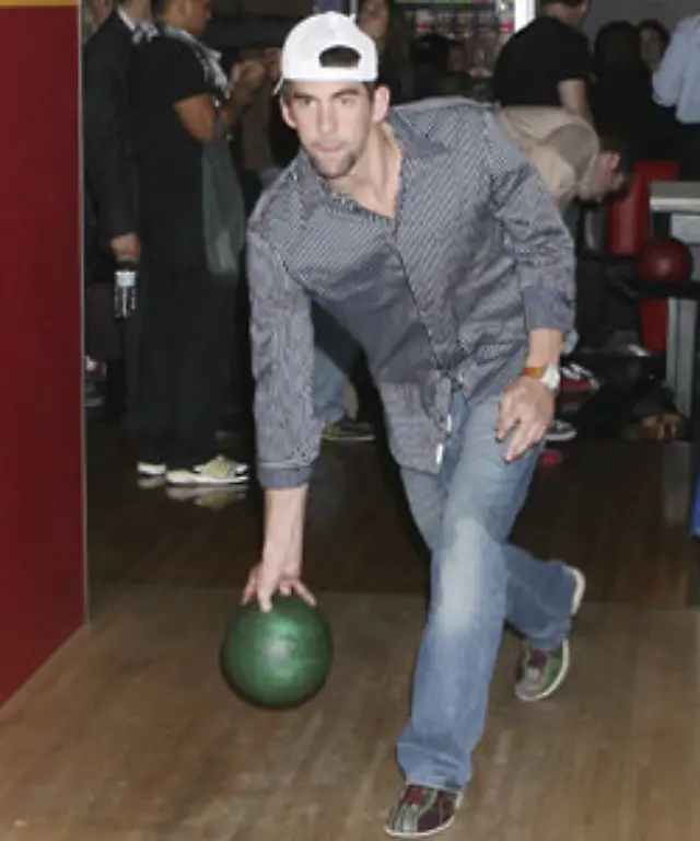 Vielleicht-waere-er-besser-beim-Bowling-geblieben