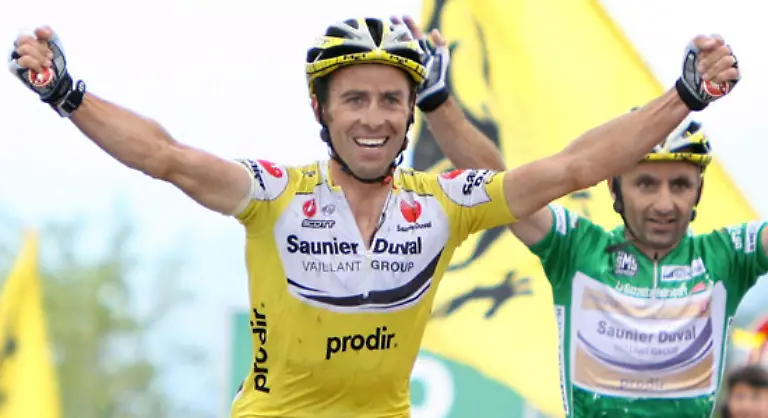 Radprofi-Gilberto-Simoni-kokste-ebenfalls-Oder-auch-nicht-Kokainspuren-habe-man-bei-ihm-nur-gefunden-weil-er-Bonbons-von-seiner-Mutter-aus-Peru-naschte-die-in-Kokablaettern-eingepackt-waren-Beim-zweiten-Mal-war-es-der-Tee-von-seiner-Tante