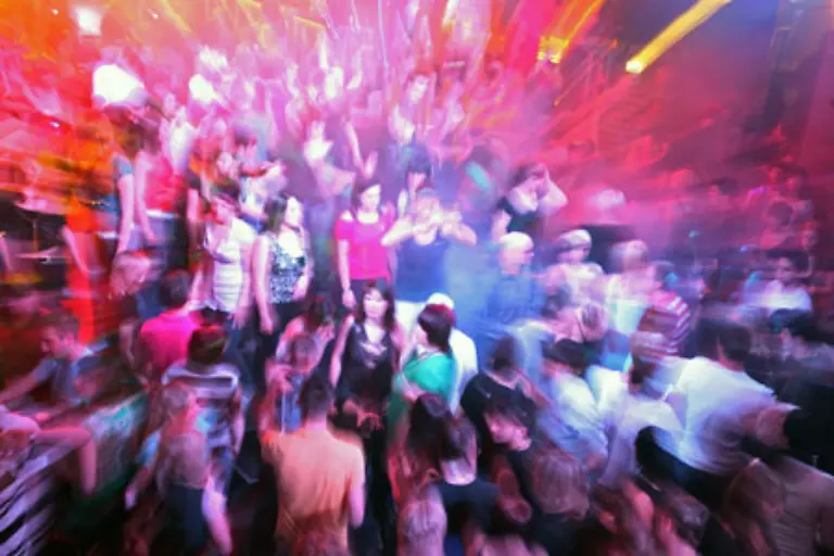 in-der-Disco-Zitat-Ulle-Irgendwer-hat-mir-in-der-Disco-zwei-Pillen-angedreht