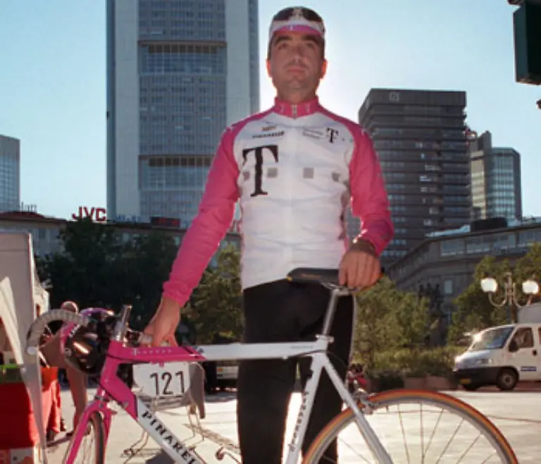 Bei-Christian-Henn-trug-sein-italienischer-Schwiegervater-die-Schuld-Er-habe-Henn-ein-Rezept-empfohlen-damit-sich-dessen-Kinderwunsch-erfuelle-Das-Gebraeu-enthielt-dummerweise-Testosteron-Immerhin-Henns-Frau-wurde-schwanger