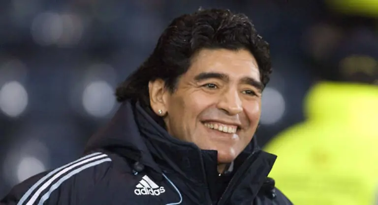 Die-beruhigende-Nachricht-zuerst-Diego-Maradona-geht-es-zurzeit-augenscheinlich-gut-Der-einst-beste-Fussballspieler-der-Welt-trainiert-die-Auswahl-Argentiniens-und-scheint-guter-Dinge-Das-war
