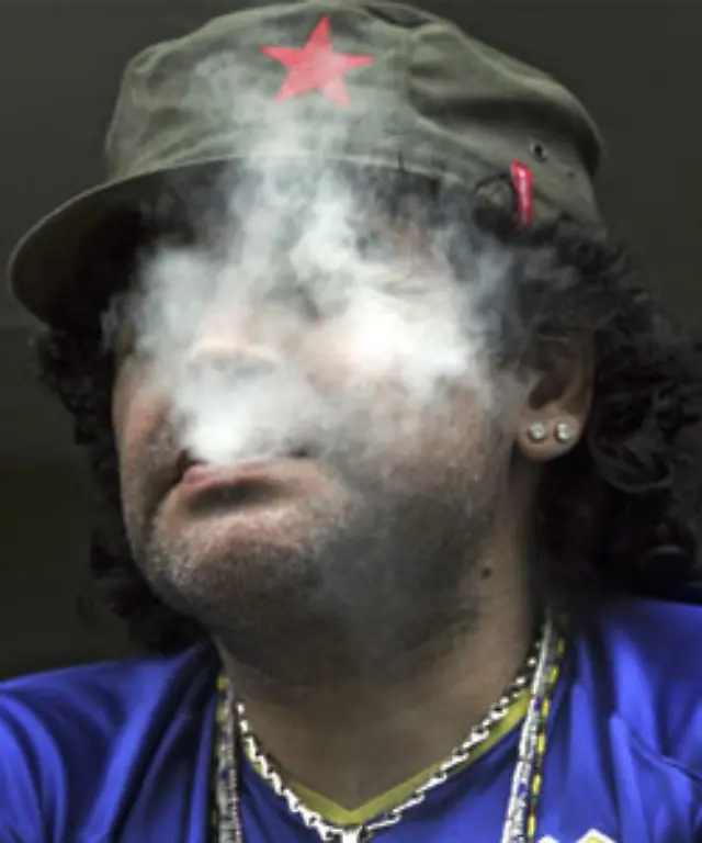 oder-Herr-Blatter-koennten-das-schlucken-und-wuerden-doch-nur-herumschlurfen-wie-alte-Maenner-Womit-er-nicht-Unrecht-gehabt-haben-duerfte-Dennoch-ging-es-danach-abwaerts-mit-ihm-Und-es-waren-nicht-nur-Havannas-die-ihm-sein-Gehirn-vernebelten-Der-ehemalige