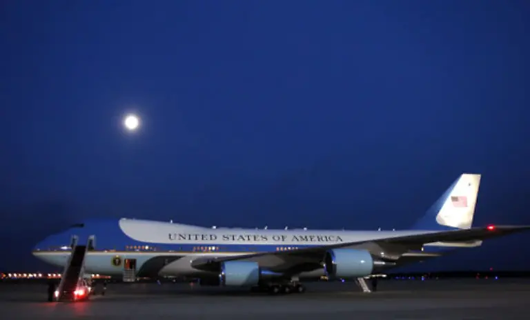 Auch-US-Praesident-Obama-kann-nun-ueber-zwei-747-Maschinen-verfuegen-Als-Praesidentenmaschine-Air-Force-One-kommt-der-Jumbo-seit-1990-zum-Einsatz