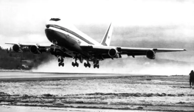 Mit-der-747-8-will-Boeing-an-den-bisherigen-Siegeszug-des-Jumbos-anknuepfen